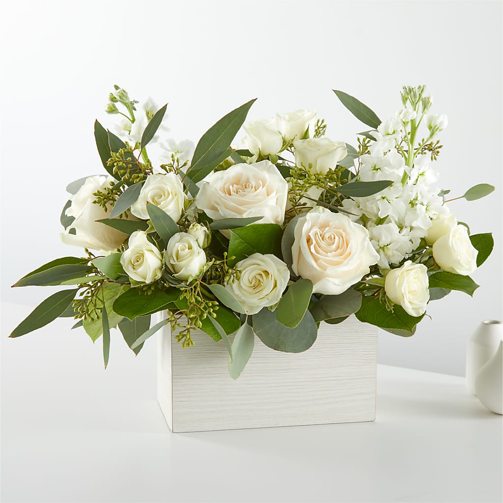 Fresh Linen Box Bouquet – COUNTRY PEDDLER FLORAL & GIFT, Savanna IL