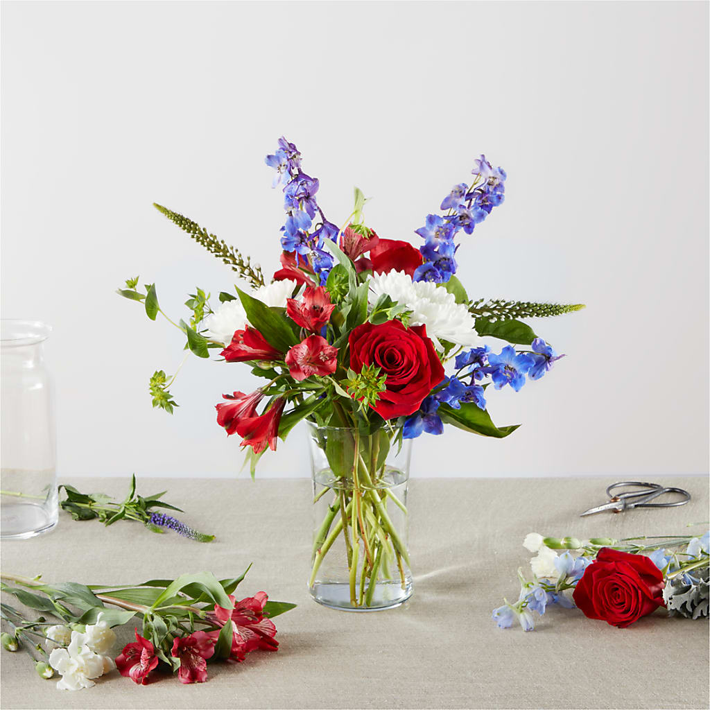 Star Spangled - A Florist Original – COUNTRY PEDDLER FLORAL & GIFT, Savanna IL