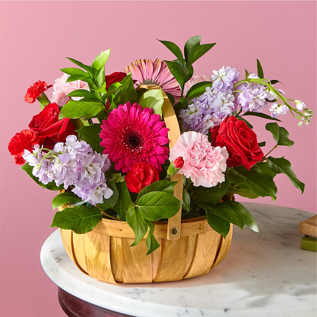 Pink Picnic Basket – COUNTRY PEDDLER FLORAL & GIFT, Savanna IL