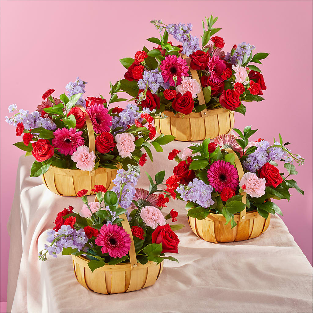 Pink Picnic Basket – COUNTRY PEDDLER FLORAL & GIFT, Savanna IL