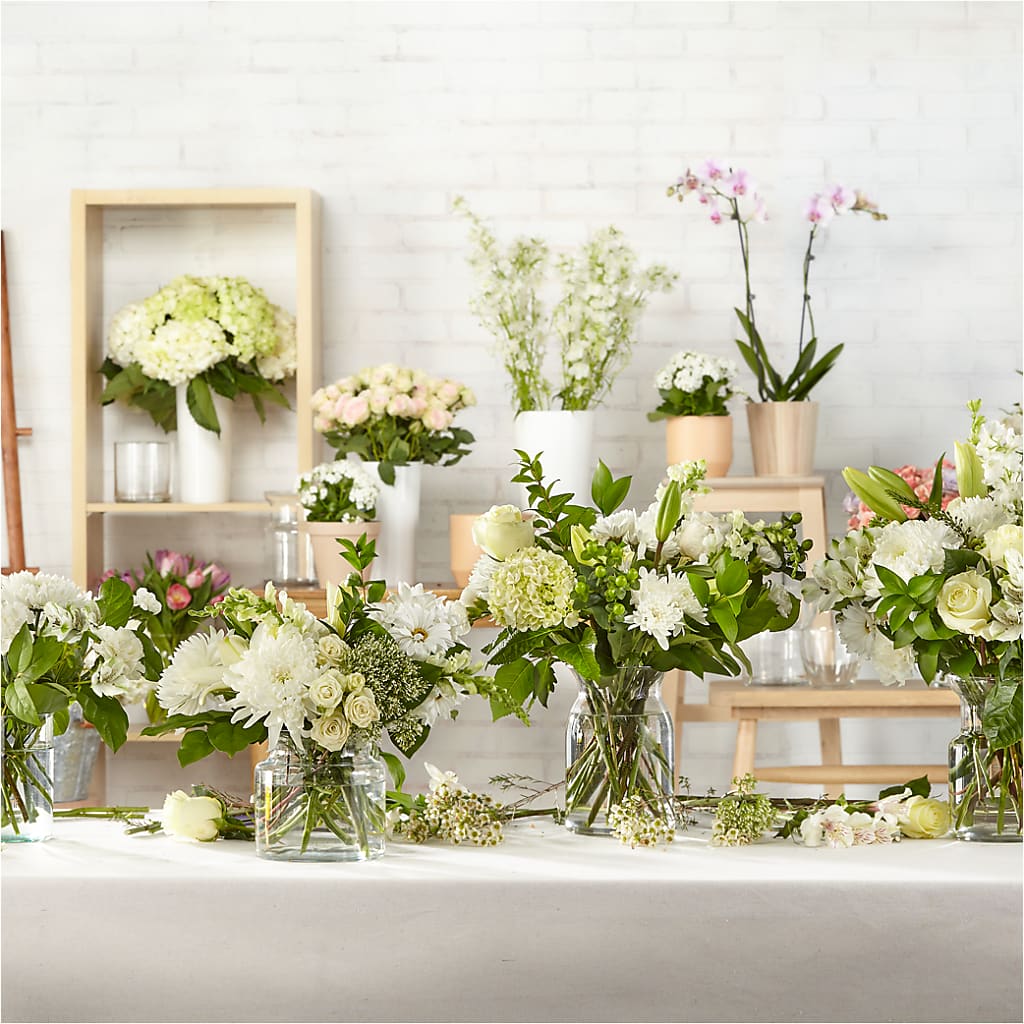 Classic Ivory – A Florist Original – COUNTRY PEDDLER FLORAL & GIFT, Savanna IL