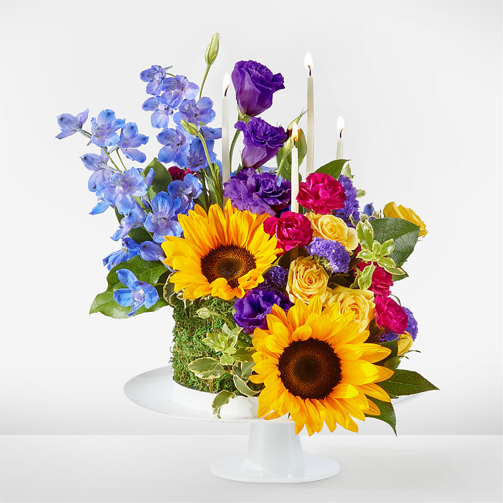 Star of the Day Floral Cake – COUNTRY PEDDLER FLORAL & GIFT, Savanna IL