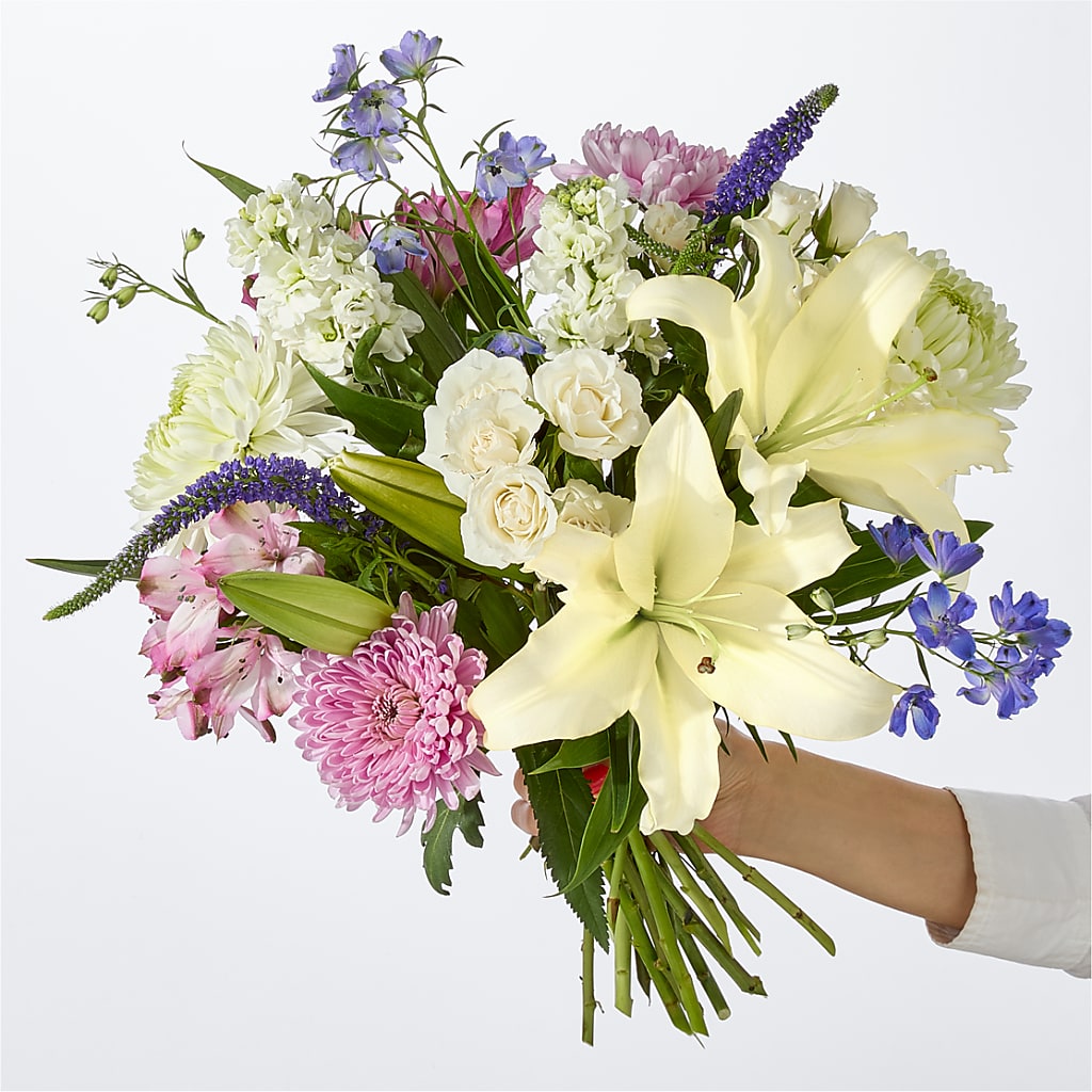 Winter Celebration Bouquet – COUNTRY PEDDLER FLORAL & GIFT, Savanna IL