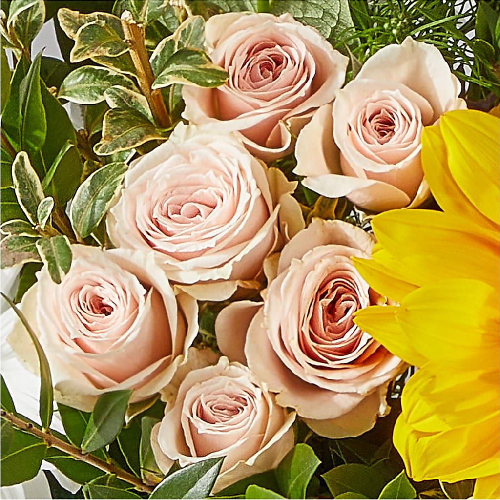 The Good Life Bouquet – COUNTRY PEDDLER FLORAL & GIFT, Savanna IL