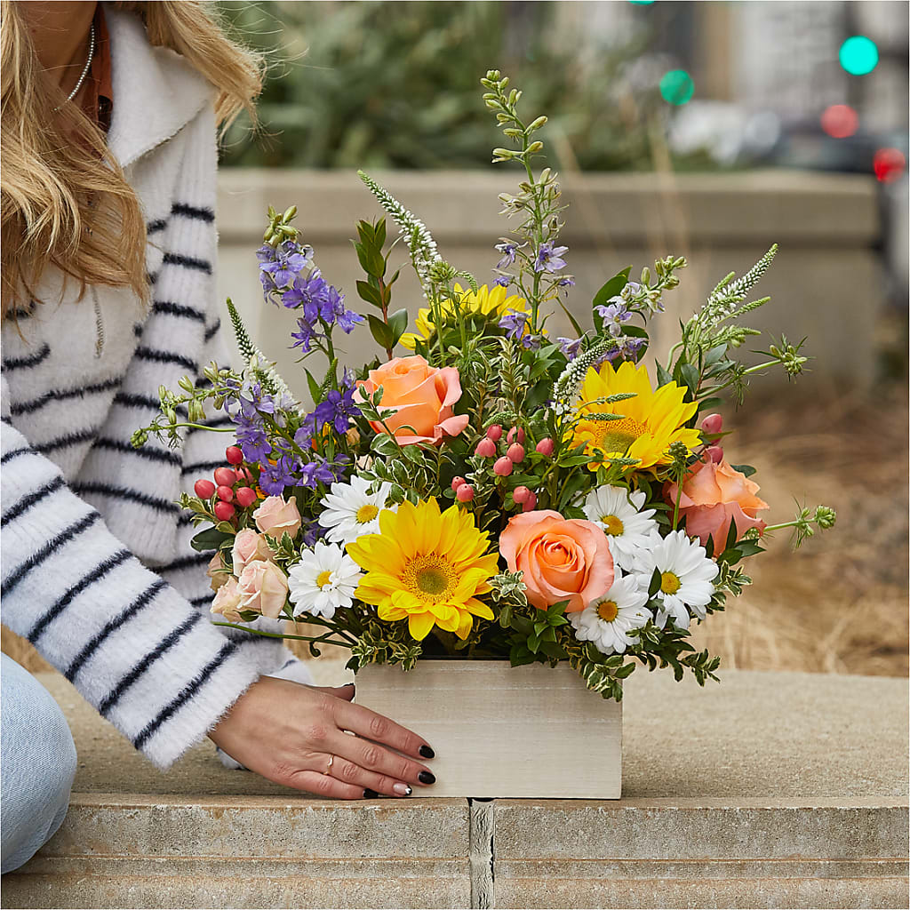 The Good Life Bouquet – COUNTRY PEDDLER FLORAL & GIFT, Savanna IL