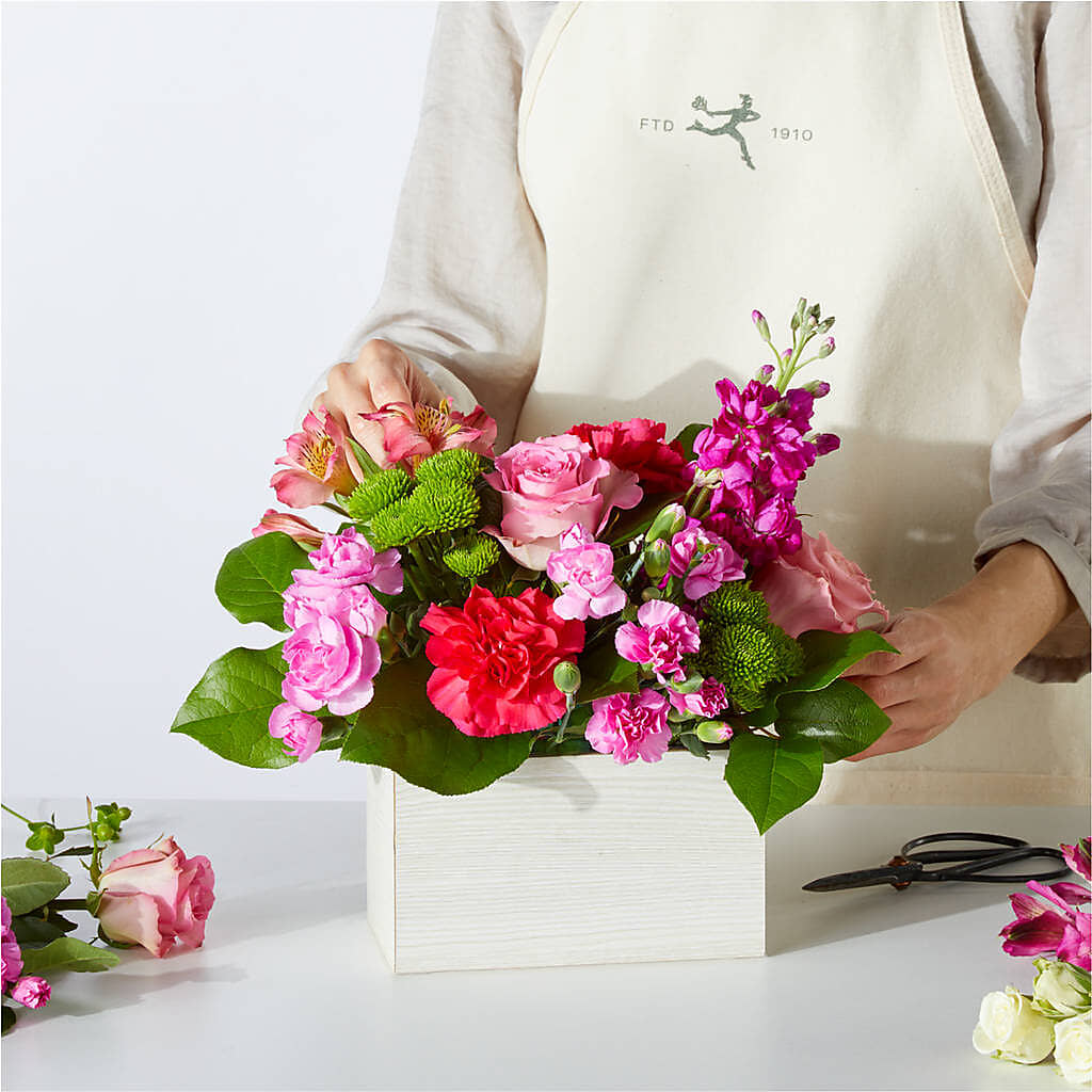 Sweetberry Box – A Florist Original – COUNTRY PEDDLER FLORAL & GIFT, Savanna IL