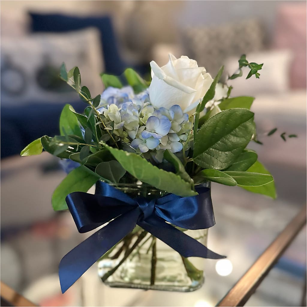 Sky Blue Delight Bouquet – COUNTRY PEDDLER FLORAL & GIFT, Savanna IL