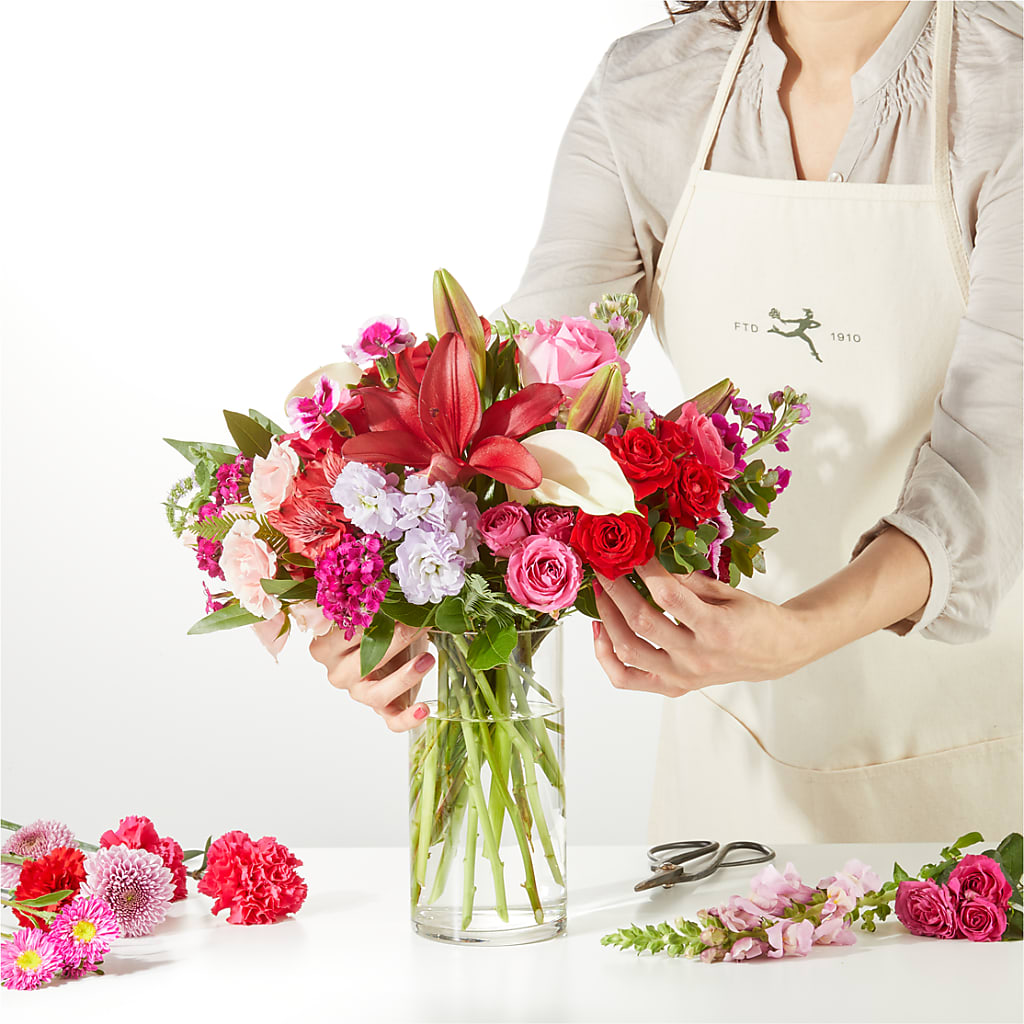 Swooning Over You - A Luxury Florist Original – COUNTRY PEDDLER FLORAL & GIFT, Savanna IL