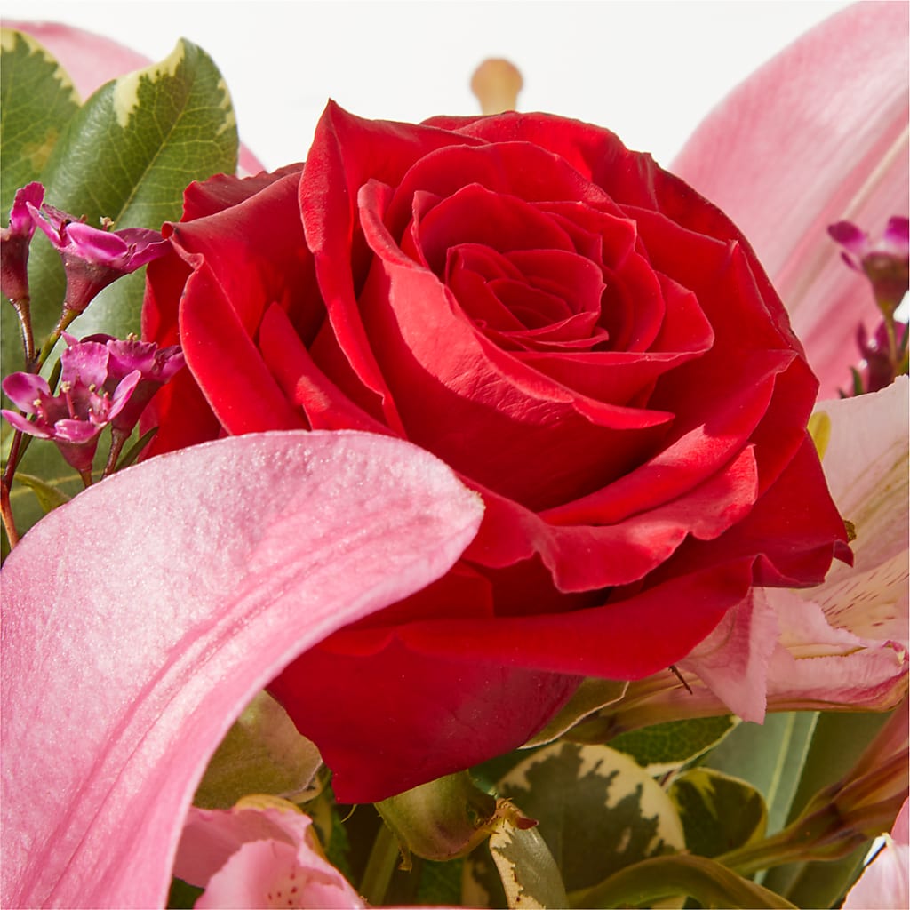 Lucky in Love Bouquet – COUNTRY PEDDLER FLORAL & GIFT, Savanna IL