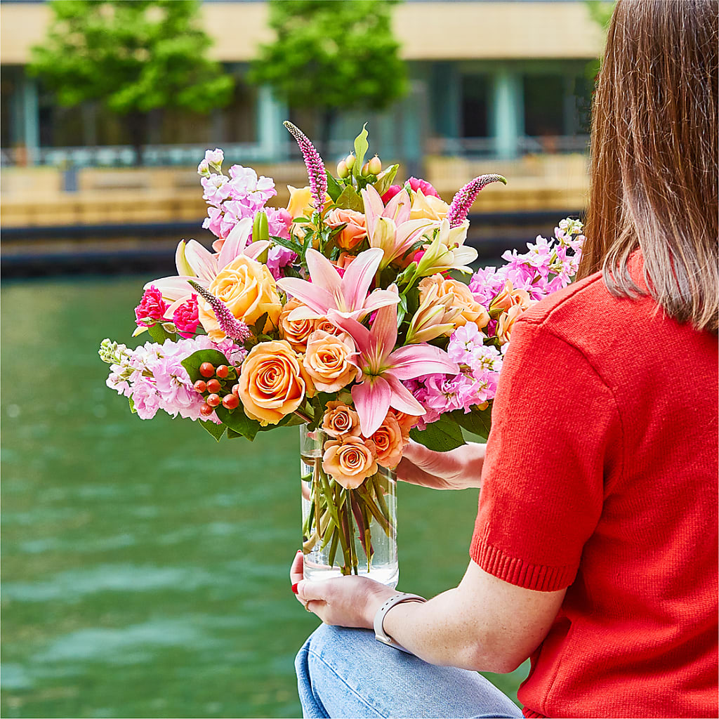 Bisous Bouquet – COUNTRY PEDDLER FLORAL & GIFT, Savanna IL